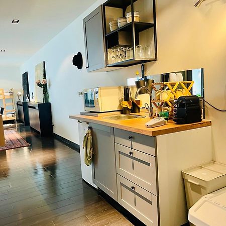 Down Town Spacious Loft Retreat With Private Parking Brüssel Exterior foto